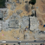 Gaza, 21 morti nel crollo di un edificio danneggiato dalla guerra